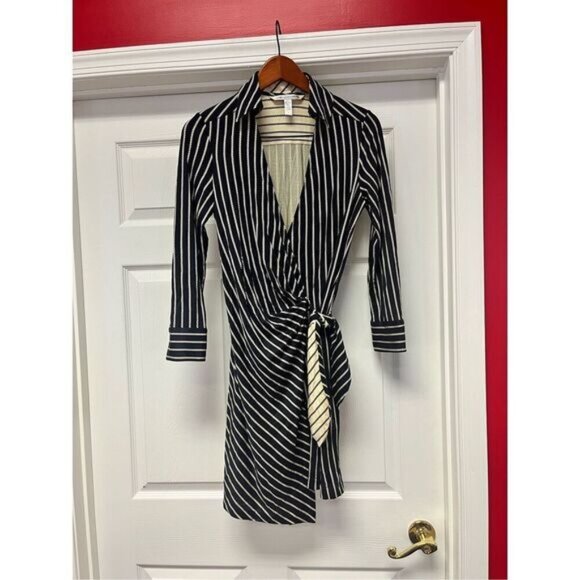 Diane Von Furstenberg Black & Tan Rope Print 100% Silk Side Tie Wrap Dress sz 10 - Picture 1 of 9
